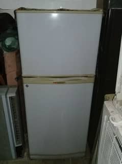 Dawlance refrigerator Medium size