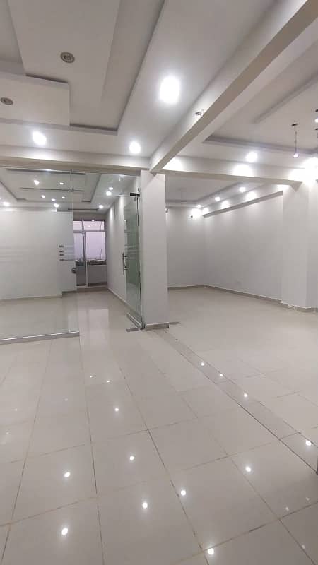 G/11 markaz new Plaza vip location 2nd floor 858sq dubel office available for rent real piks 0