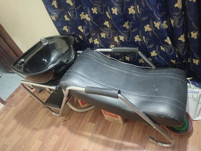 Saloon Beauty Parlor Chair & Saloon Shampoo Unit 0