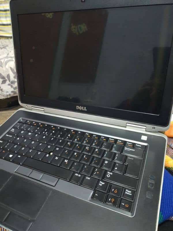 Dell Laptop 3