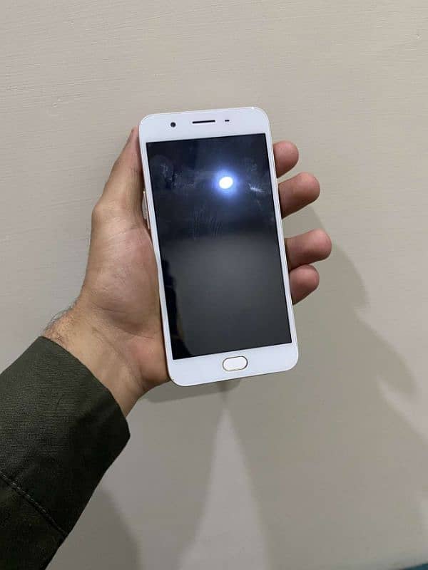 Oppo F1-s 1