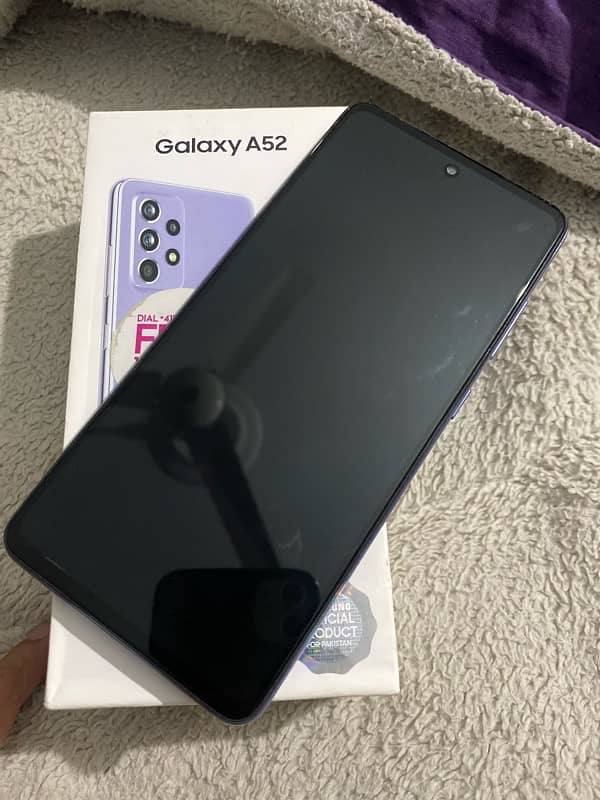 samsung A52 with complete and charger 0