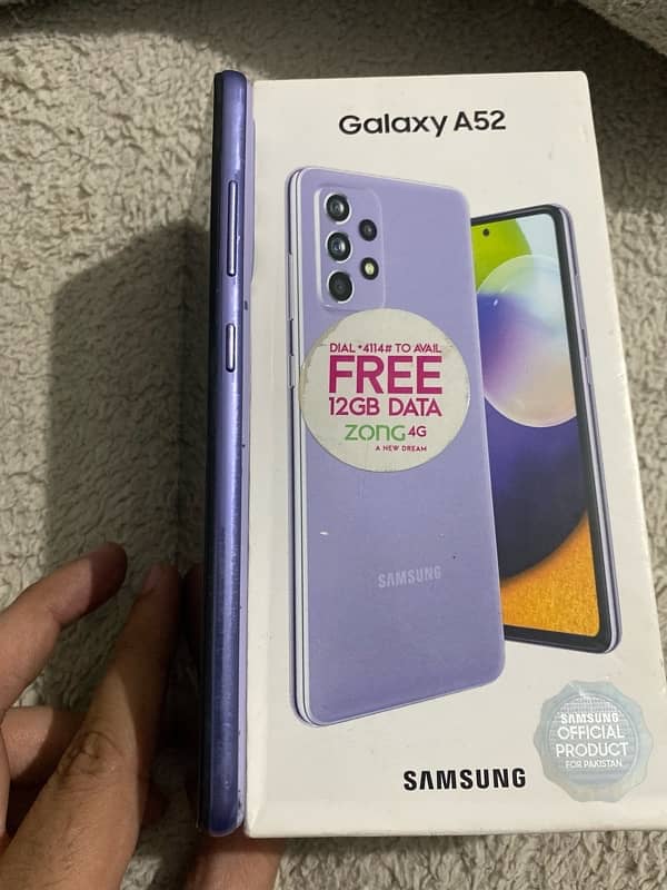 samsung A52 with complete and charger 1