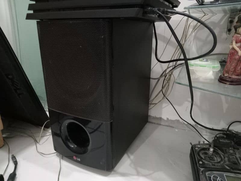 LG home theater 1000w heavy bass 0