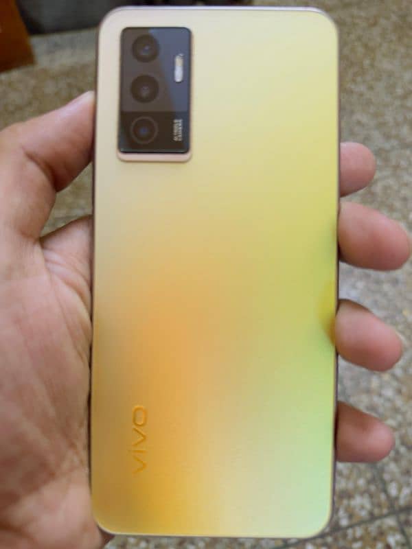 i am selling my vivo v23e 6