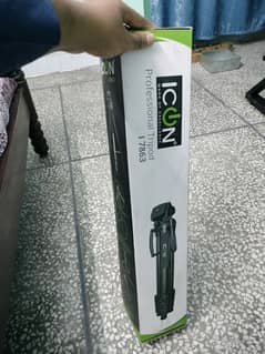 Icon Tripod in 10/10 condition