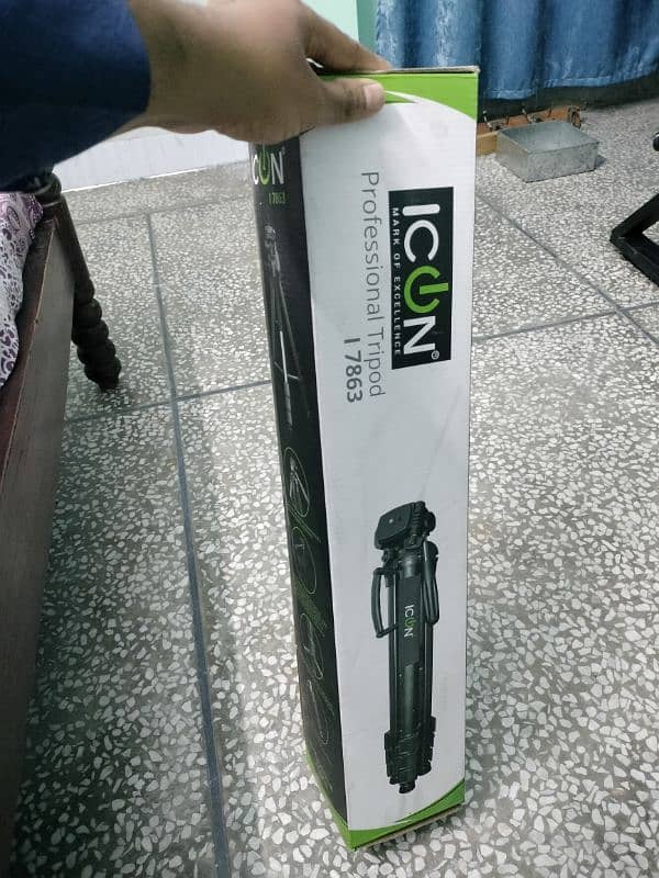 Icon Tripod in 10/10 condition 0