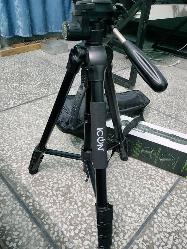 Icon Tripod in 10/10 condition 3