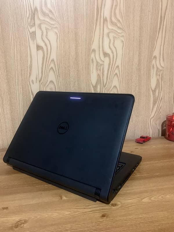 Dell Laptop 3