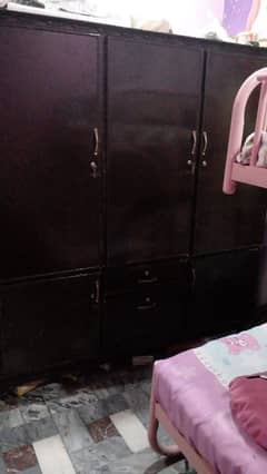 Big wood wardrobe good condition