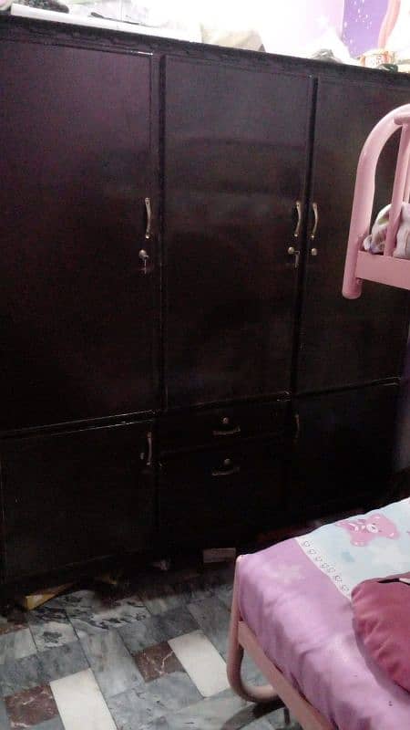 Big wood wardrobe good condition 0