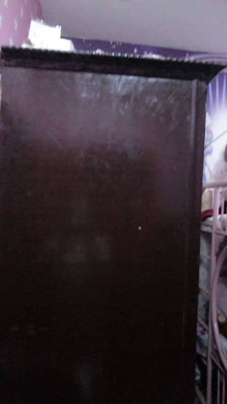 Big wood wardrobe good condition 1