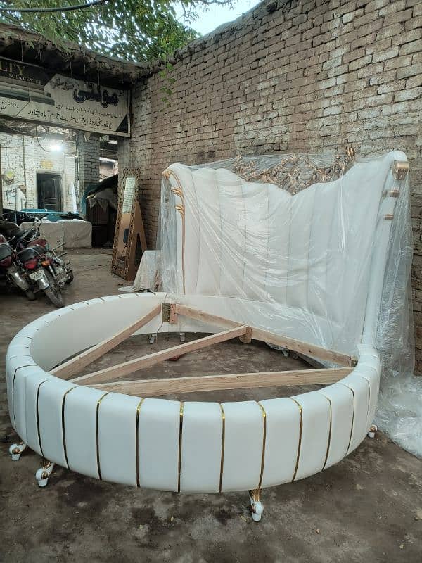 Beautiful Design Round Bed 0