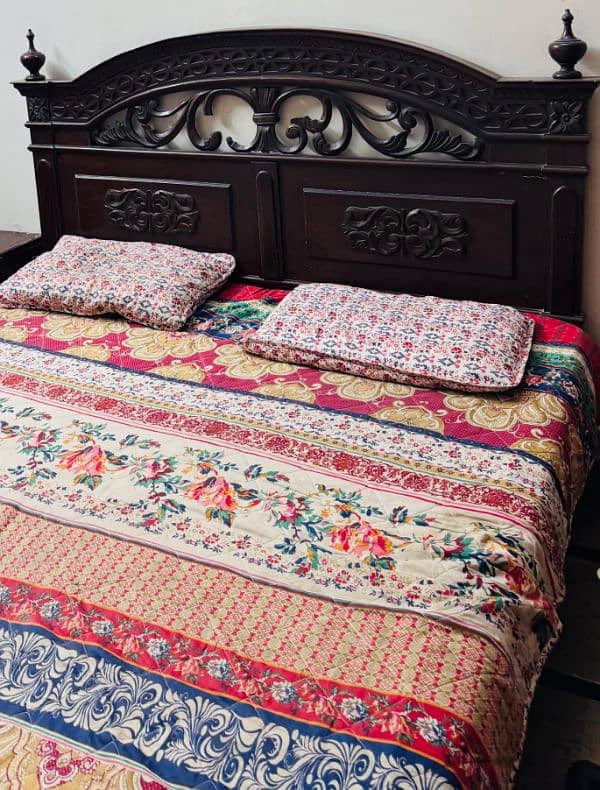 wooden king size bed set selling for very less price 4