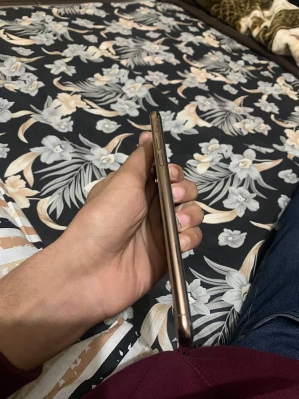 Iphone Xs max 6