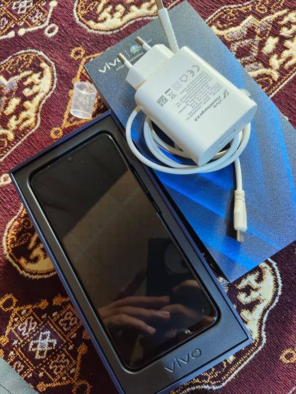 VIVO V21e mobile with complete box no open no repair just buy and used 1