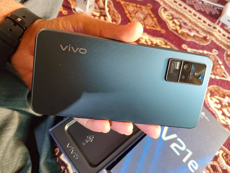 VIVO V21e mobile with complete box no open no repair just buy and used 5