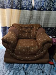 SOFA SET 5 SEETER USED LIKE NEW