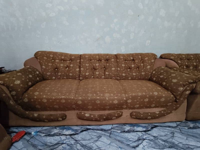 SOFA SET 5 SEETER with tabel(glass) USED LIKE NEW 1