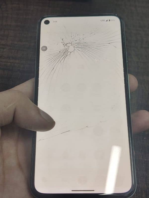 Google Pixel 5 Screen broken 2