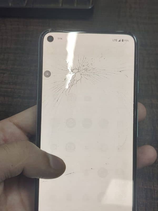 Google Pixel 5 Screen broken 9