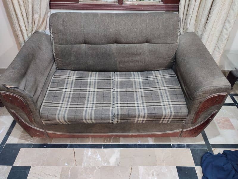 2 seater sofa 0