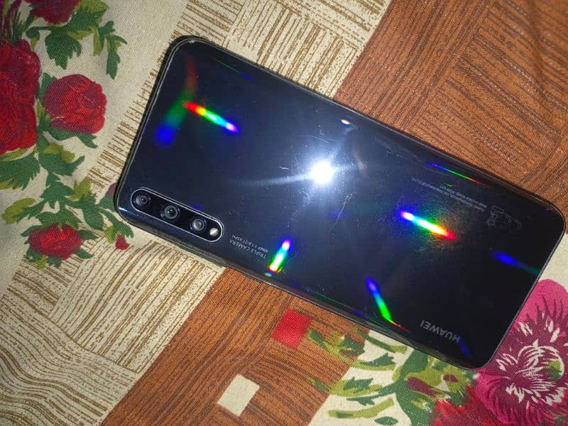 Huawei Y8P 3