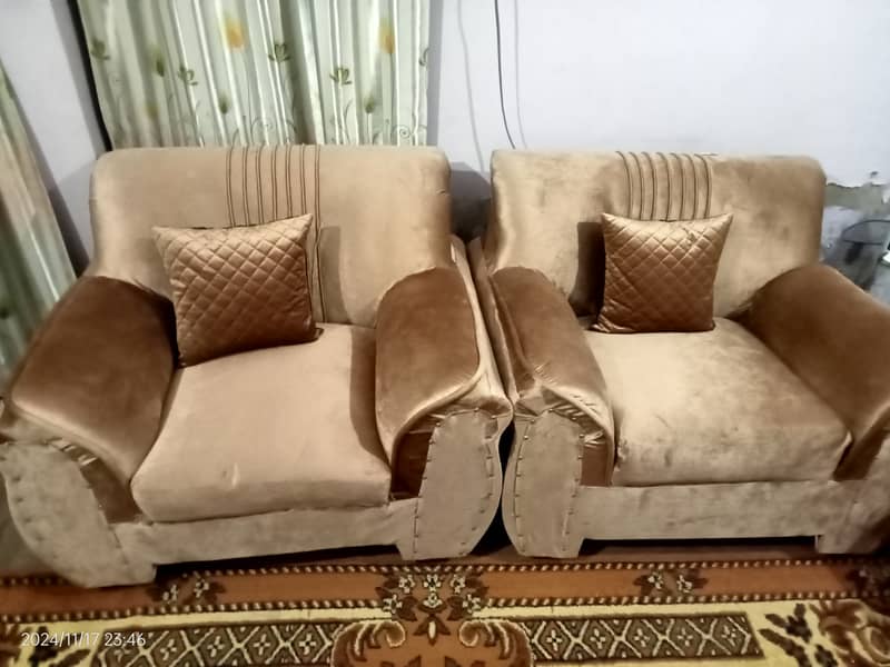 7 seater sofa set with cushions 3