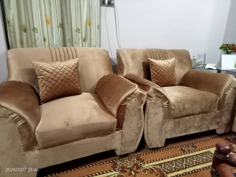 7 seater sofa set with cushions 4