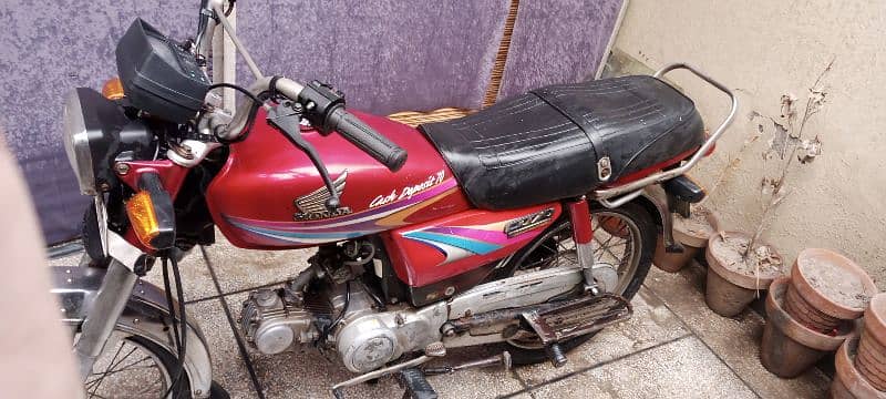 RED Honda CD 70 3