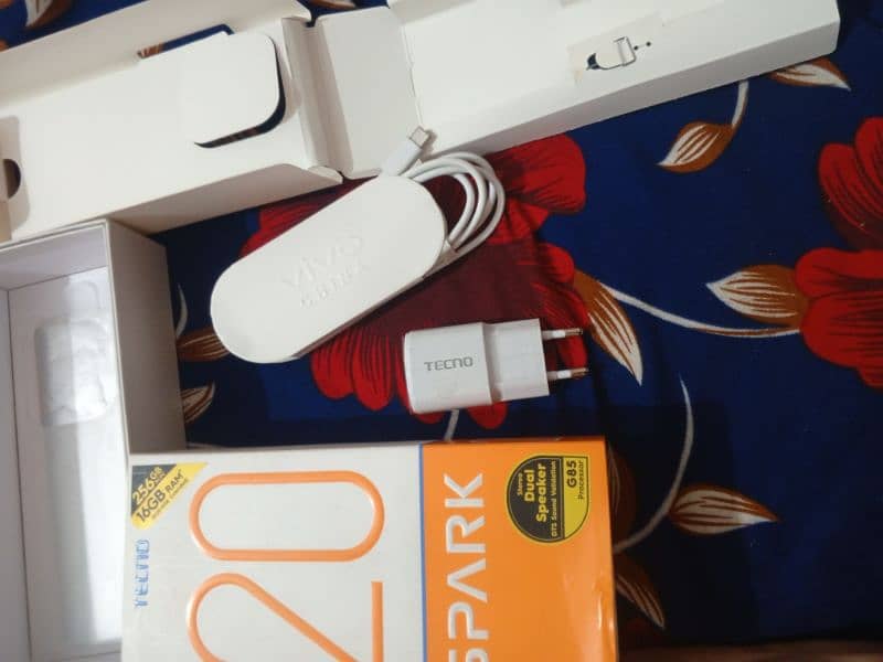 Tecno spark 20 16Gb 256gb 10 MONTHS WARRANTY argent sell 1