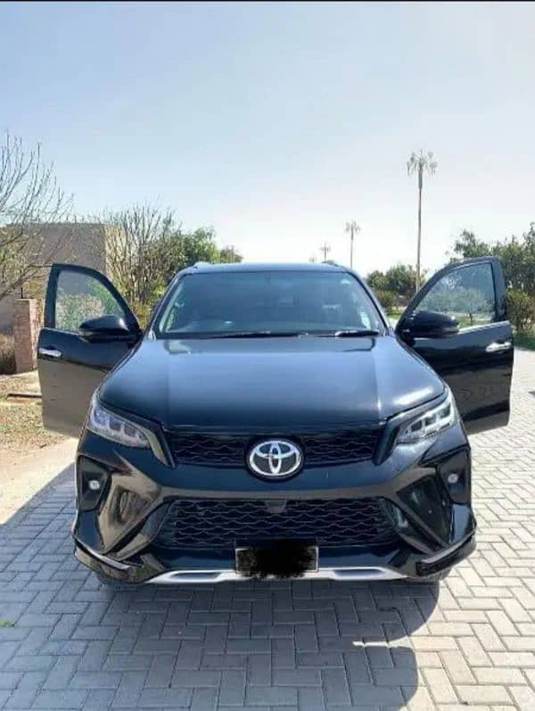 Toyota Fortuner Legender 2023 0