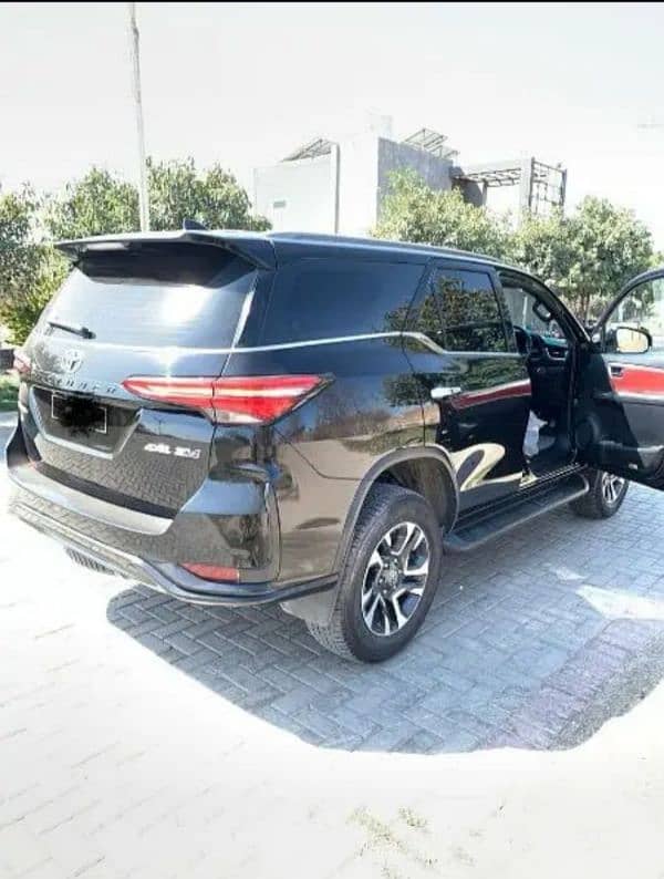 Toyota Fortuner Legender 2023 1