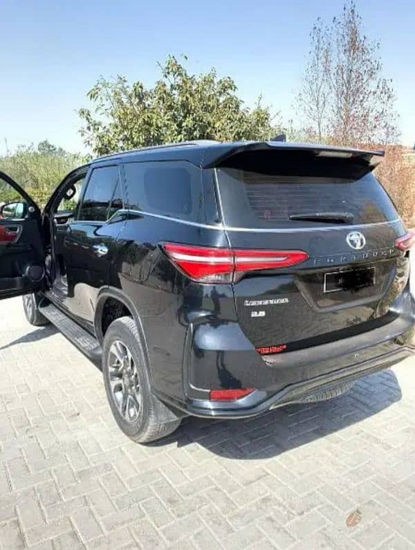 Toyota Fortuner Legender 2023 3