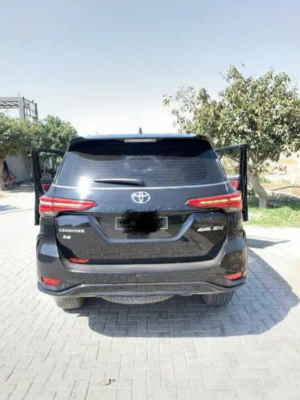 Toyota Fortuner Legender 2023 4