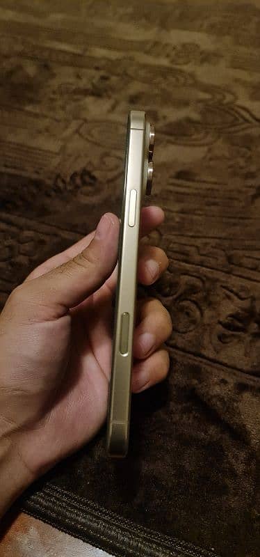 Iphone 16 pro Max desert titanium 256 GB Non PTA 3