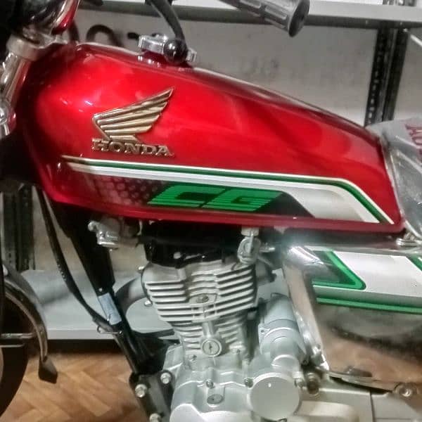 Honda 125 special edition 2023 ka 9 month ki register ha everything is 1