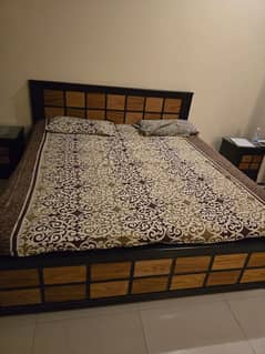 bed without mattress