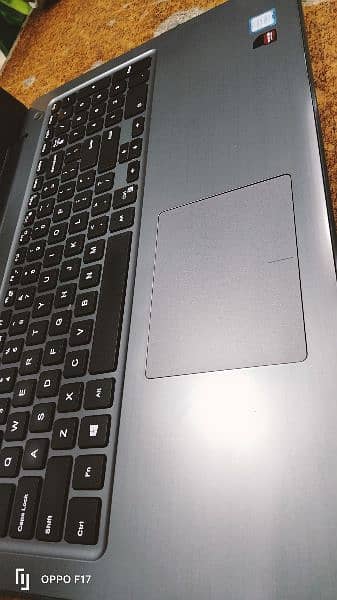 Dell Inspiron 5567  Core i7 7th 4GB AMD Radeon R7 M440 1