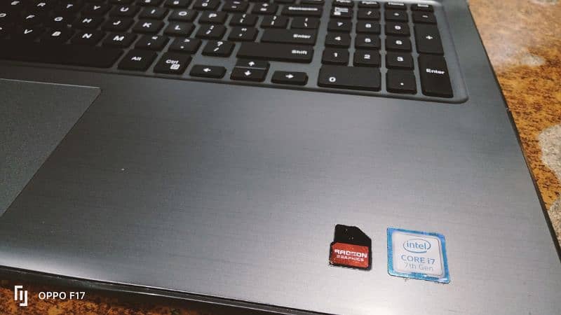 Dell Inspiron 5567  Core i7 7th 4GB AMD Radeon R7 M440 2