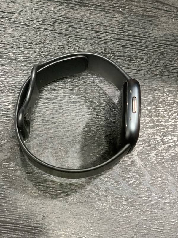 fitbit versa 4 1