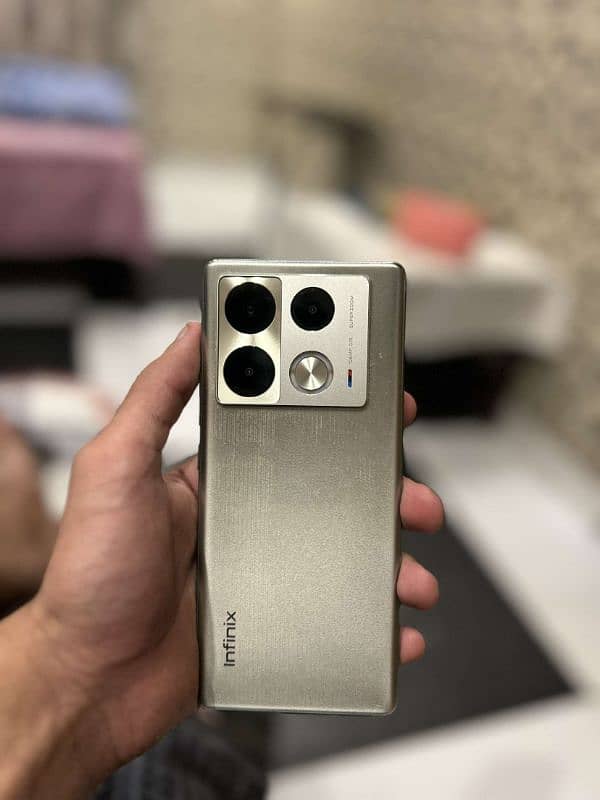 INFINIX HOT 40 PRO 0