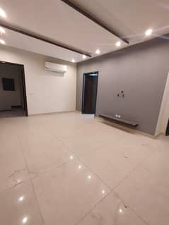 600 Square Feet Flat For Rent In DHA Phase 6