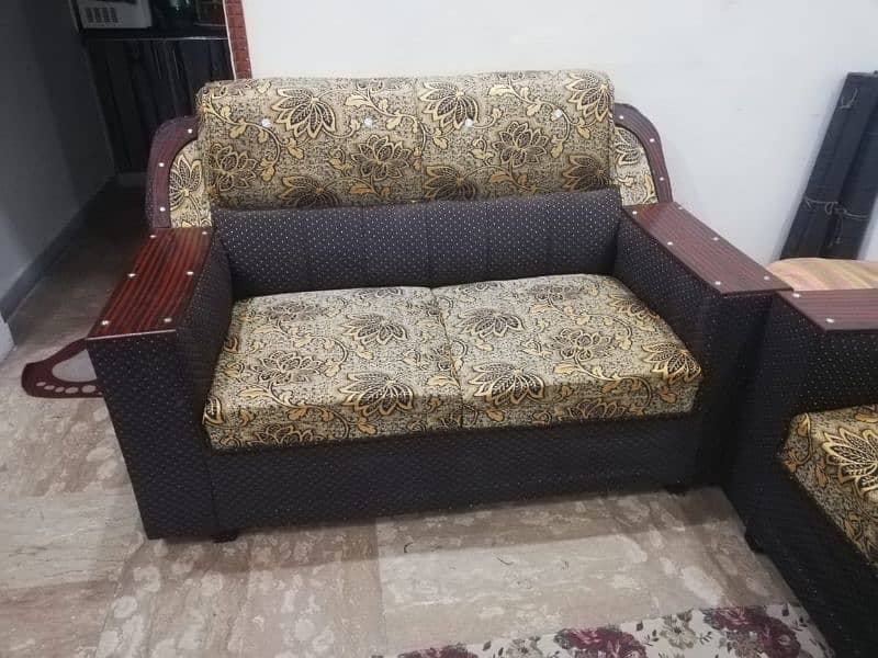 6 seater sofa 0