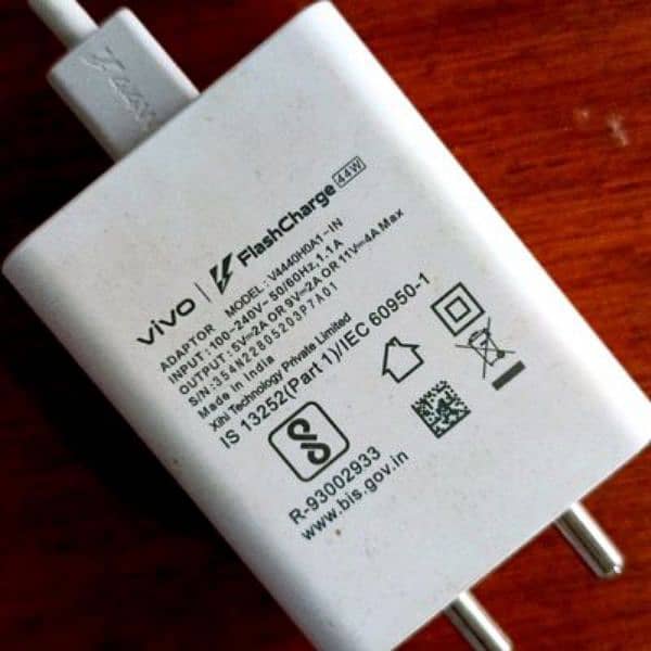 Vivo 44watt original box plugged charger 0327.4123995 1