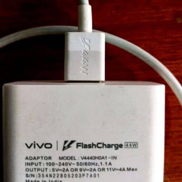 Vivo 44watt original box plugged charger 0327.4123995 3