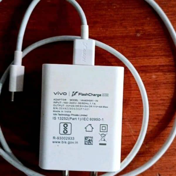 Vivo 44watt original box plugged charger 0327.4123995 4