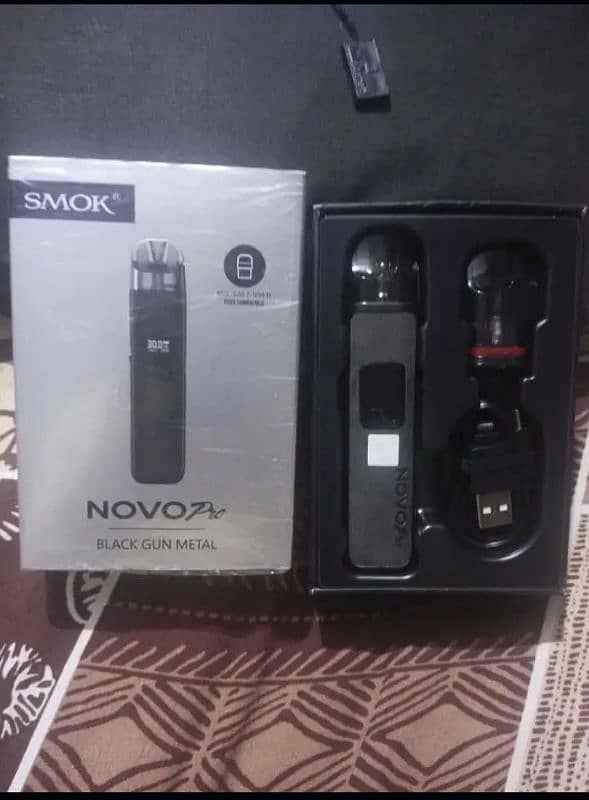 smoke new device  with 2 new quail very low price i need money 0