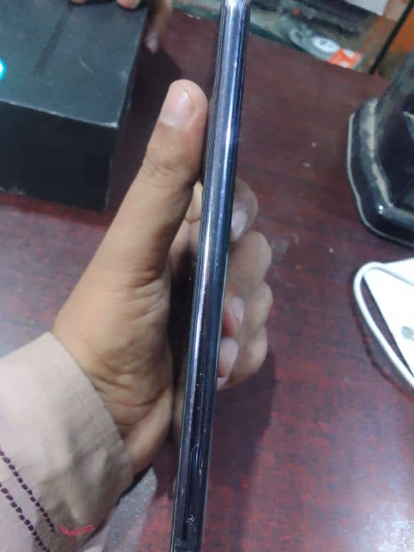 Samsung Note 10 Lite 6/128 GB 4