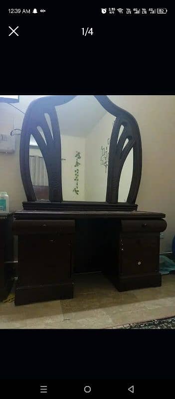 Dressing Table in Very Good Condition 0